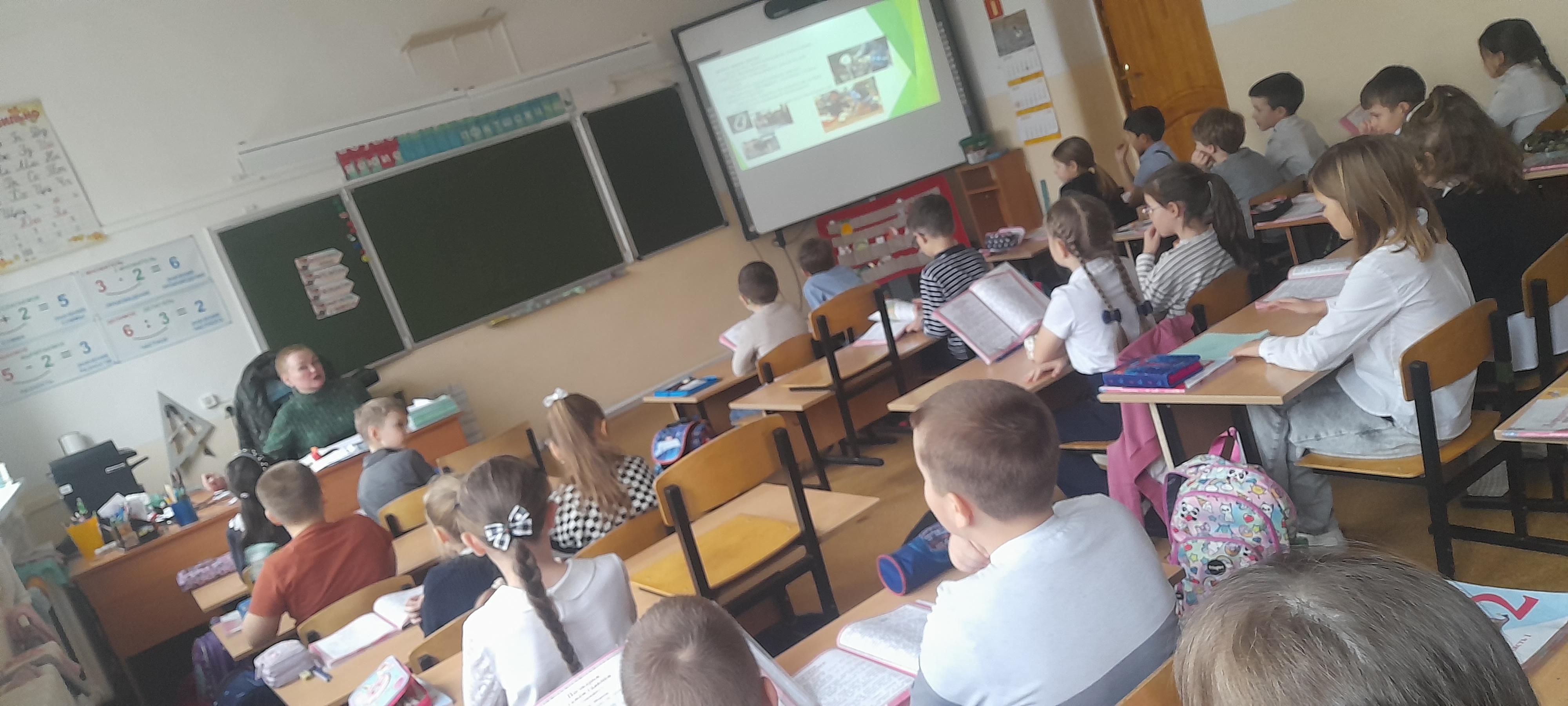 Продолжаются уроки добра и безопасности в Калининградской школе №13